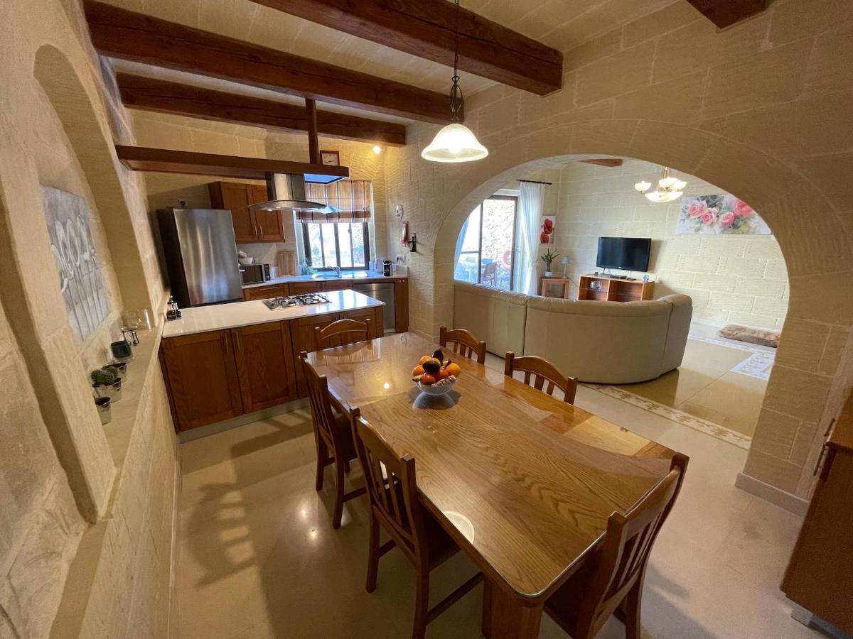 Gilju B&B Xaghra Bagian luar foto