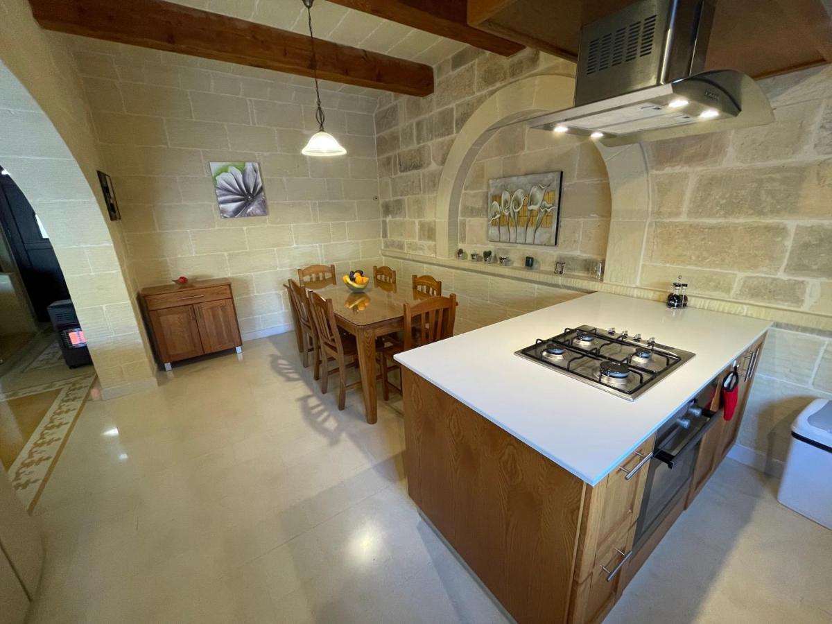 Gilju B&B Xaghra Bagian luar foto